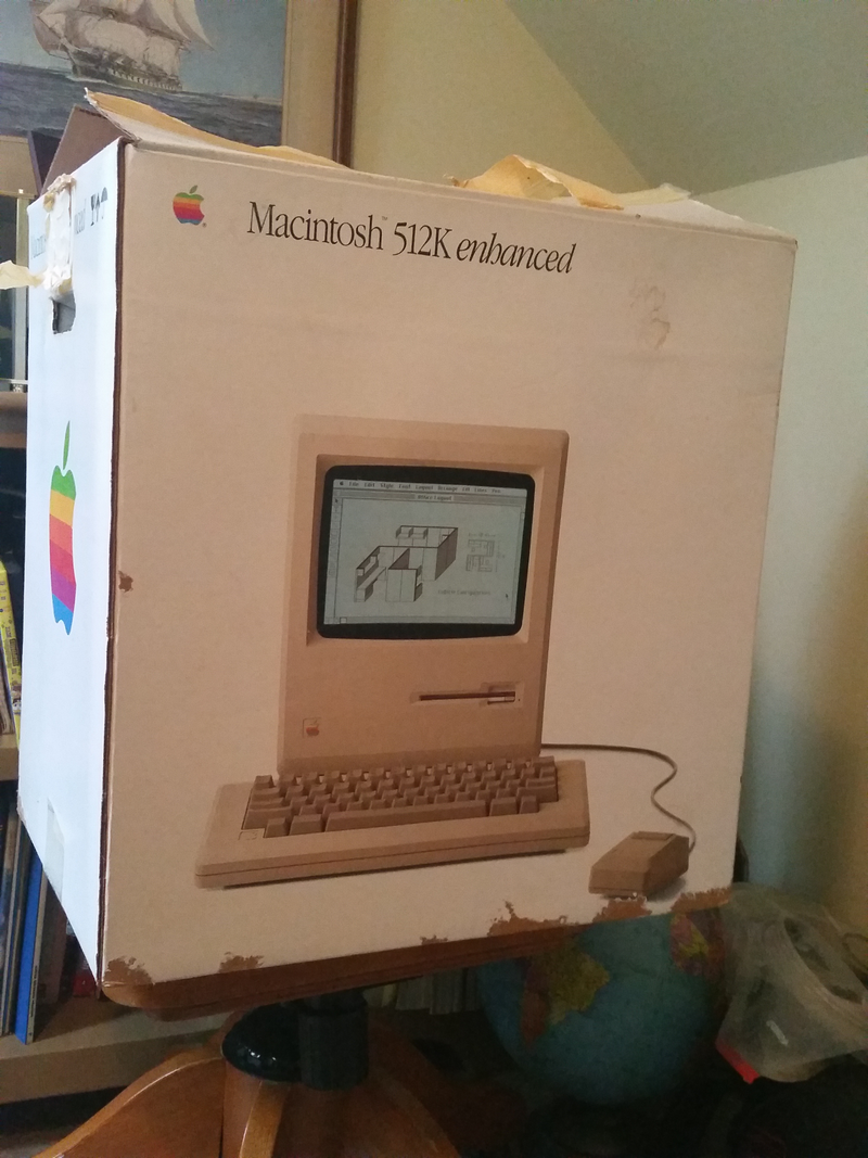 Illustration for article titled The Macintosh 512ke is alive!
